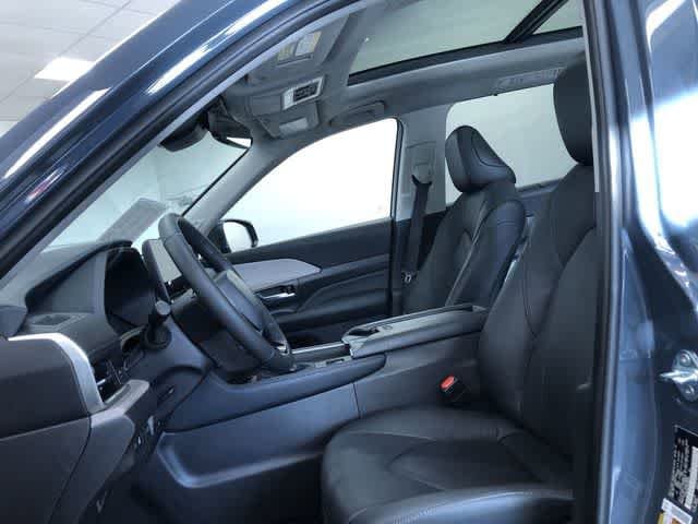 Thumbnail: 2025 Toyota Grand Highlander - 11