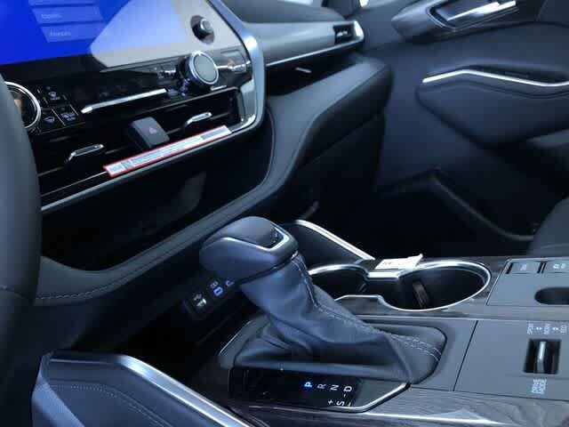 Thumbnail: 2026 Toyota Highlander - 21