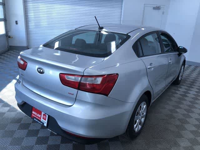 Thumbnail: 2016 Kia Rio - 32