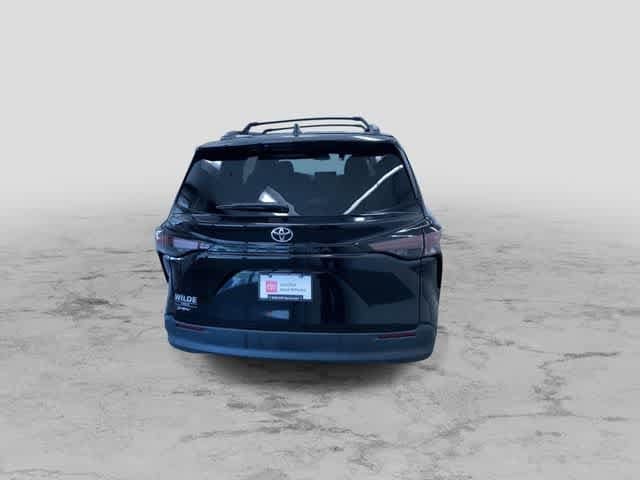 Thumbnail: 2026 Toyota Sienna - 8