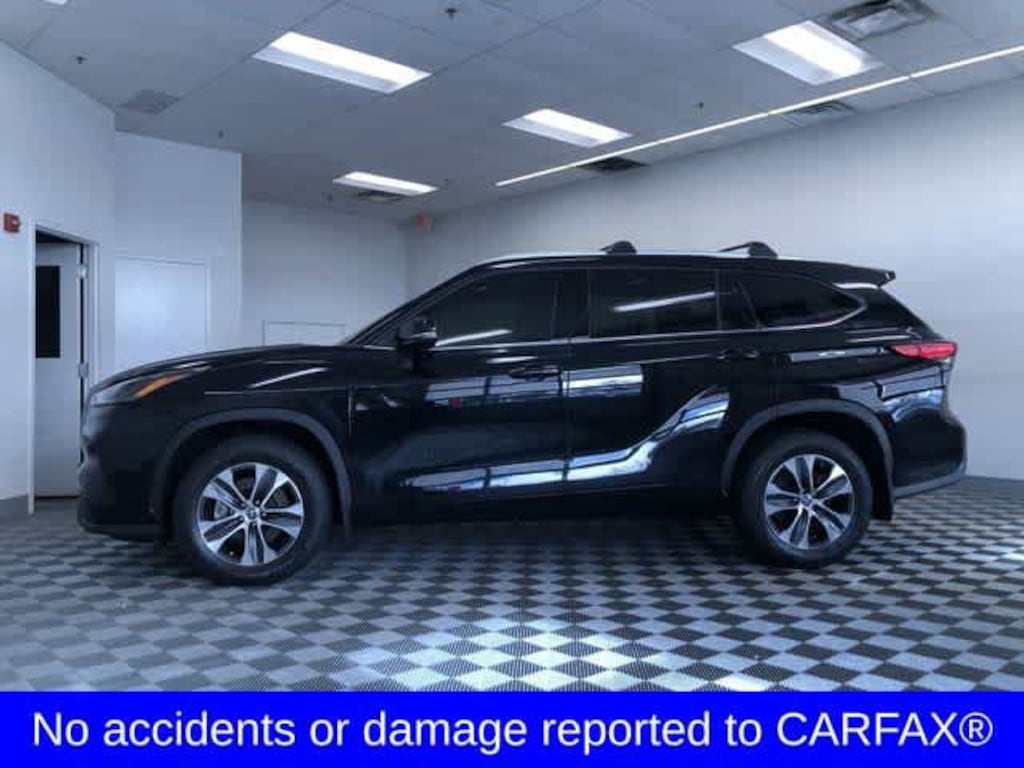 Used 2022 Toyota Highlander XLE Sport Utility