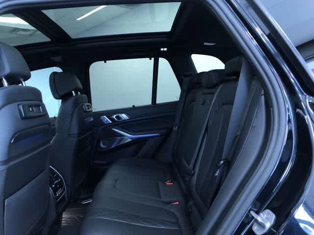 Thumbnail: 2021 BMW M5 - 21