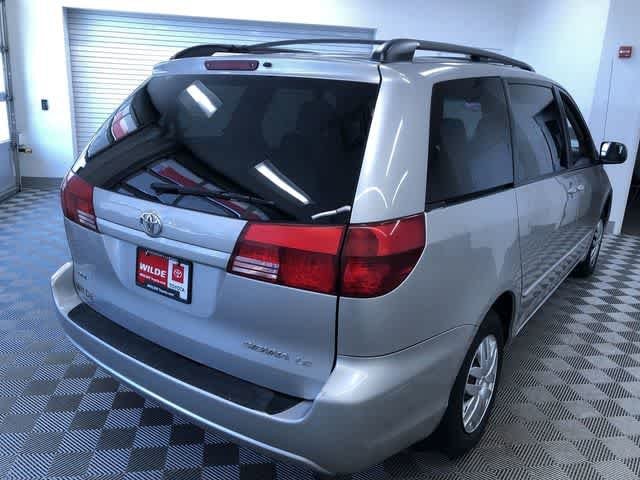Thumbnail: 2005 Toyota Sienna - 33