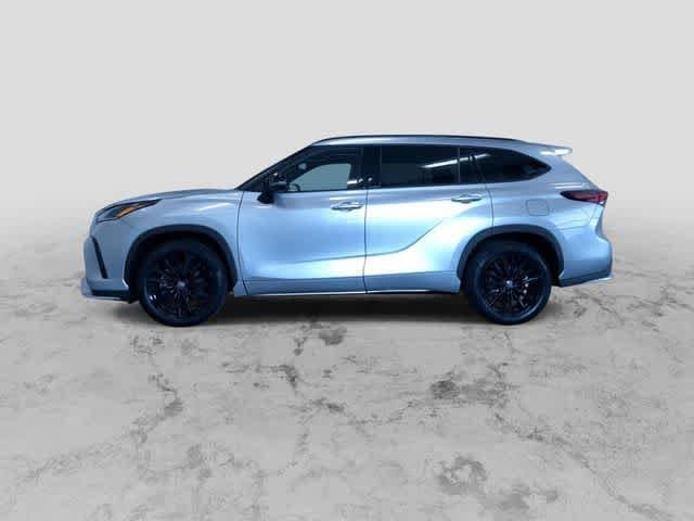 Thumbnail: 2025 Toyota Highlander - 8