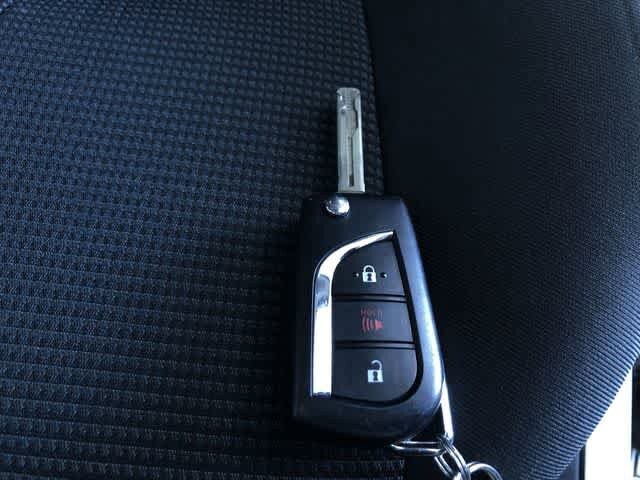 Thumbnail: 2025 Toyota RAV4 - 32