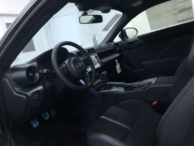 Thumbnail: 2025 Toyota GR86 - 10