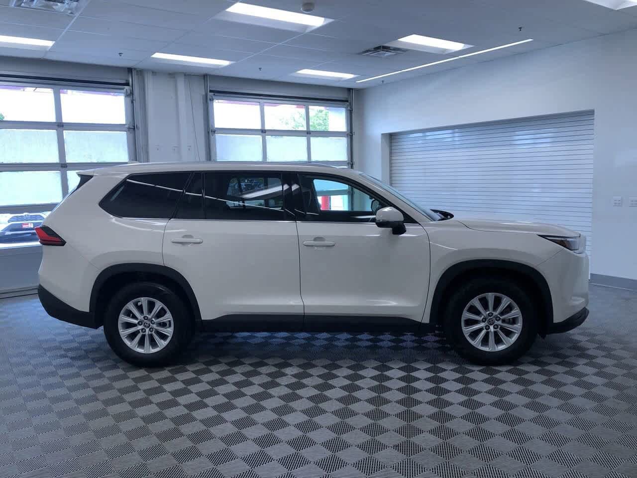 Thumbnail: 2024 Toyota Grand Highlander - 36