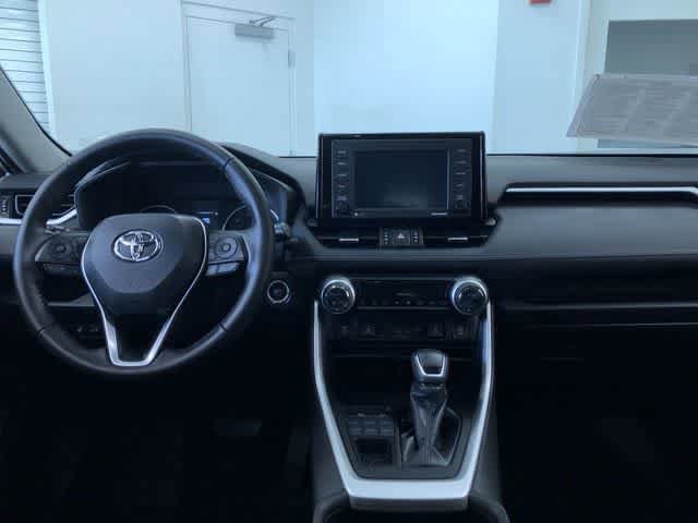 Thumbnail: 2022 Toyota RAV4 - 17