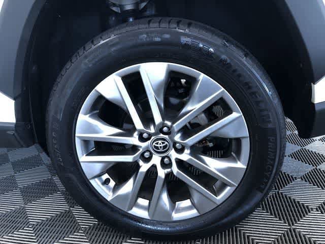 Thumbnail: 2022 Toyota RAV4 - 19