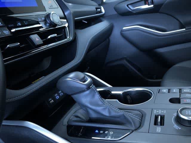 Thumbnail: 2025 Toyota Highlander - 32
