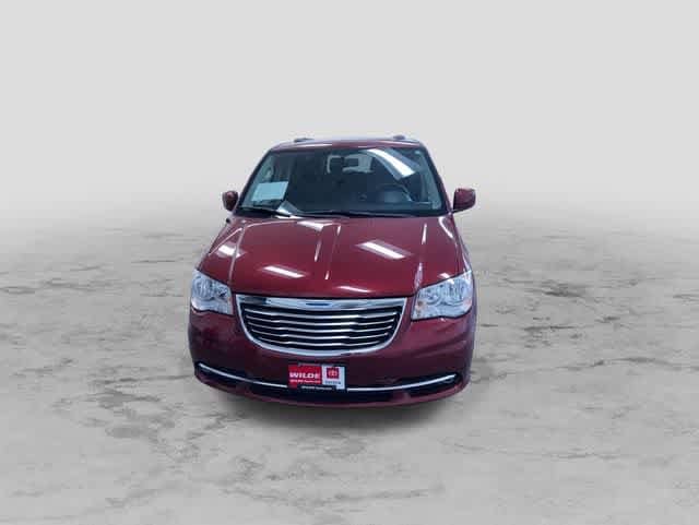 Thumbnail: 2015 Chrysler Town & Country - 5