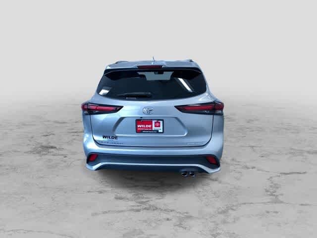 Thumbnail: 2025 Toyota Highlander - 10