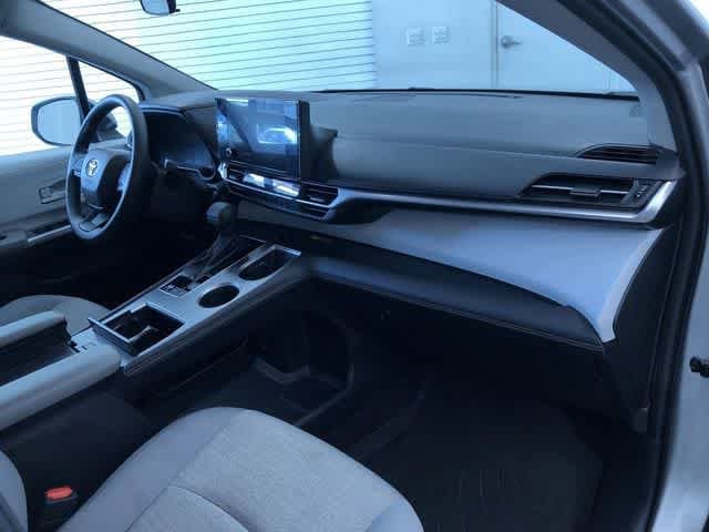 Thumbnail: 2025 Toyota Sienna - 25