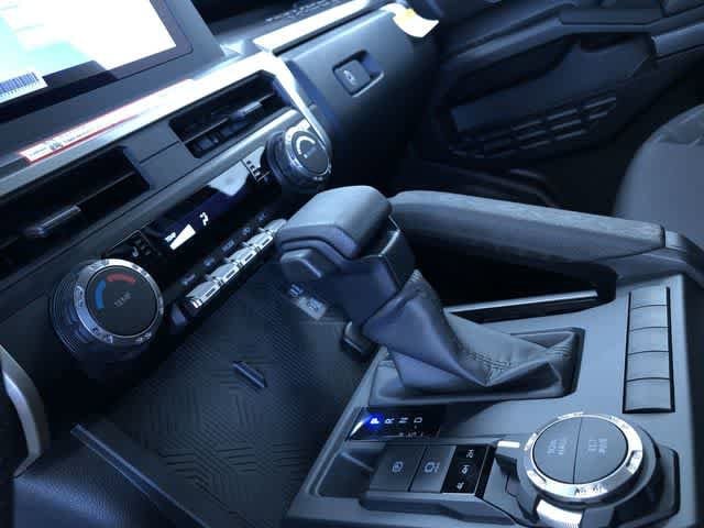 2026 Toyota Tacoma SR5 - Photo 22