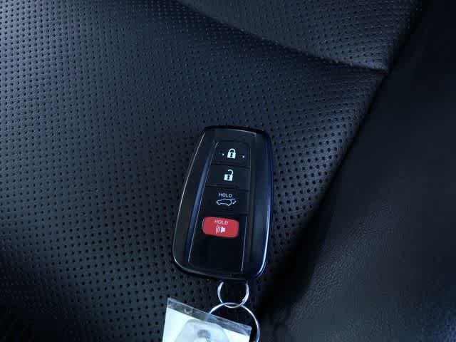 Thumbnail: 2020 Toyota RAV4 - 32