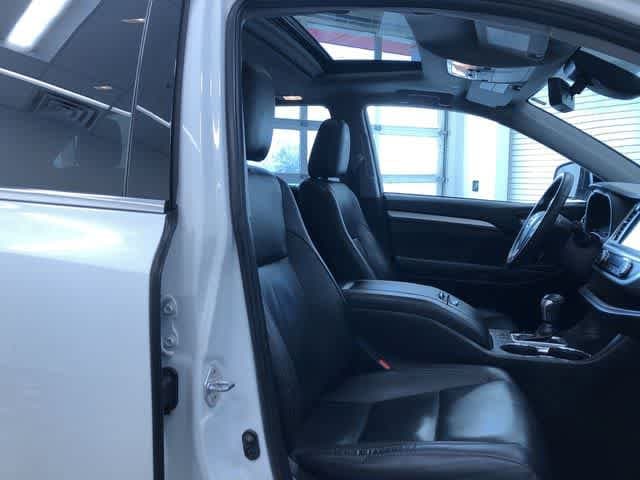 Thumbnail: 2019 Toyota Highlander - 24