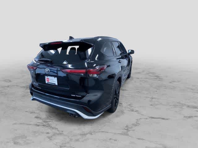 Thumbnail: 2025 Toyota Highlander - 9