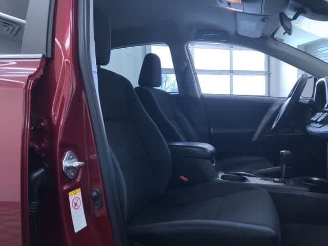 Thumbnail: 2018 Toyota RAV4 - 14