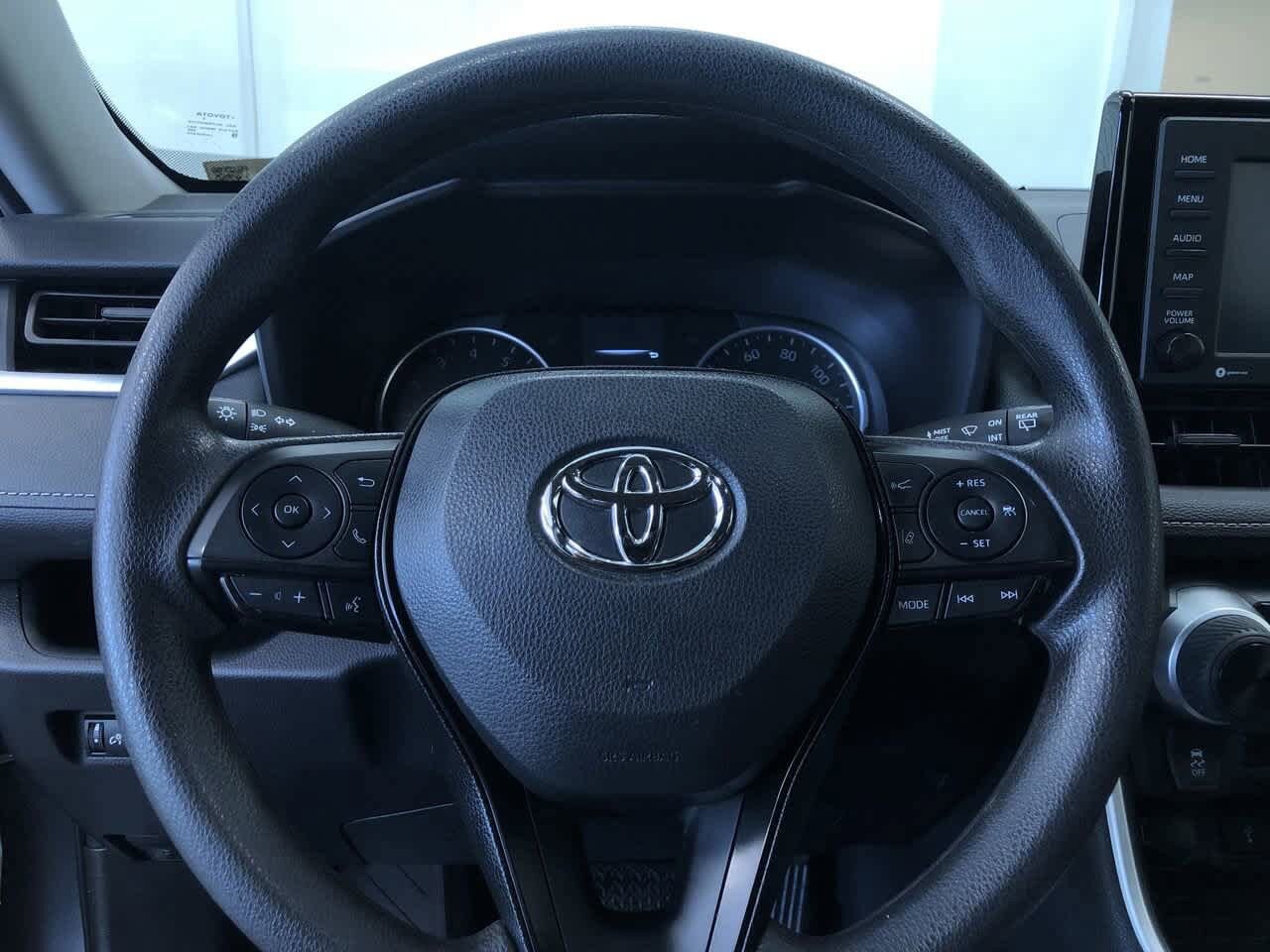 Thumbnail: 2022 Toyota RAV4 - 24