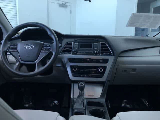 Thumbnail: 2016 Hyundai Sonata - 17