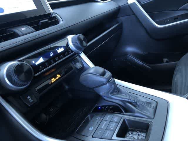 Thumbnail: 2025 Toyota RAV4 - 28