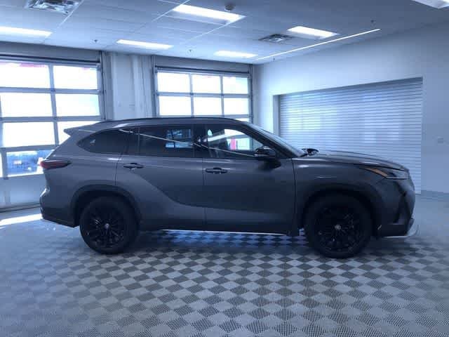 Thumbnail: 2025 Toyota Highlander - 37