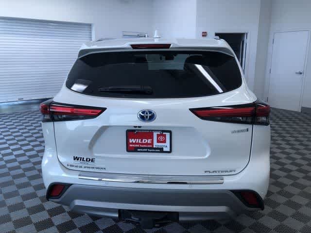 Thumbnail: 2021 Toyota Highlander - 16