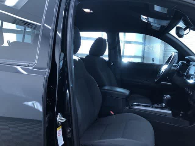 Thumbnail: 2019 Toyota Tacoma - 17