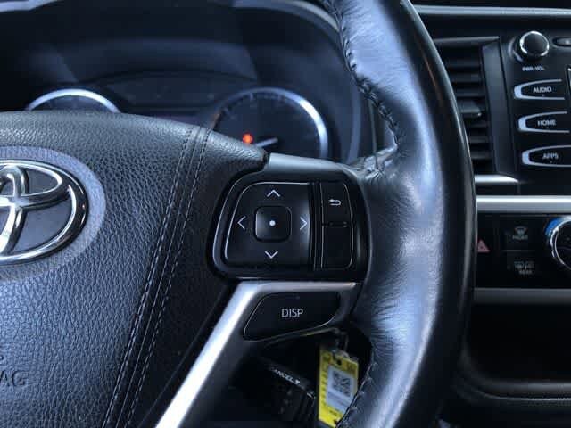 Thumbnail: 2015 Toyota Highlander - 30