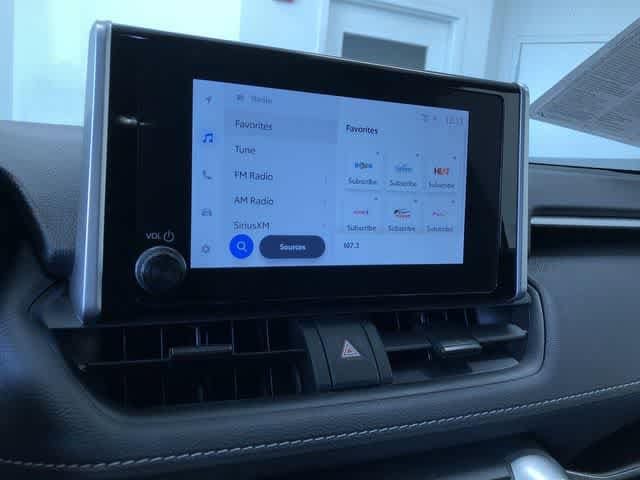 2025 Toyota RAV4 LE - Photo 28