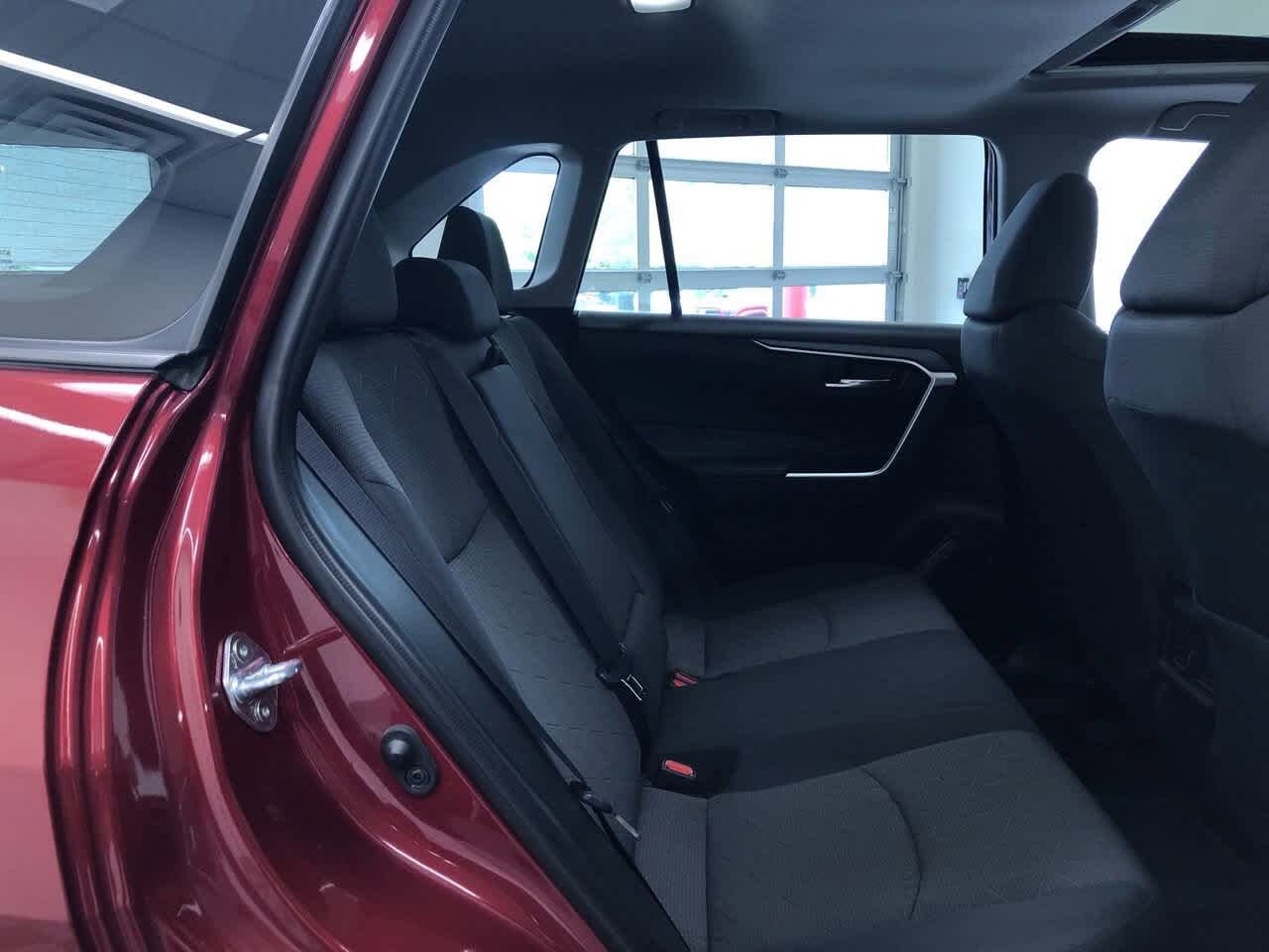 2022 Toyota RAV4 XLE 21
