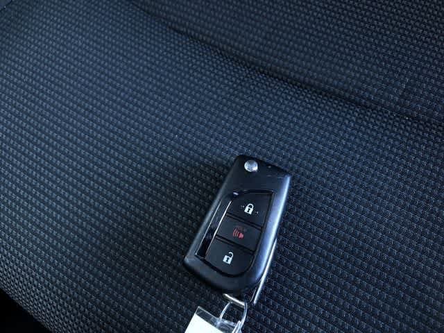 Thumbnail: 2025 Toyota RAV4 - 32