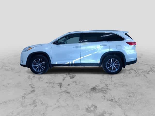 Thumbnail: 2019 Toyota Highlander - 7