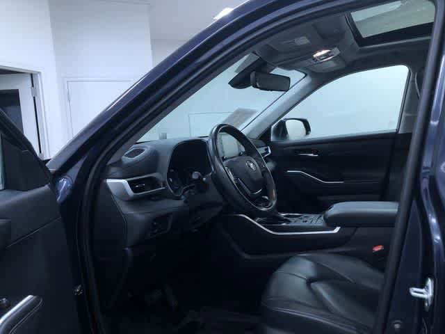 Thumbnail: 2021 Toyota Highlander - 10