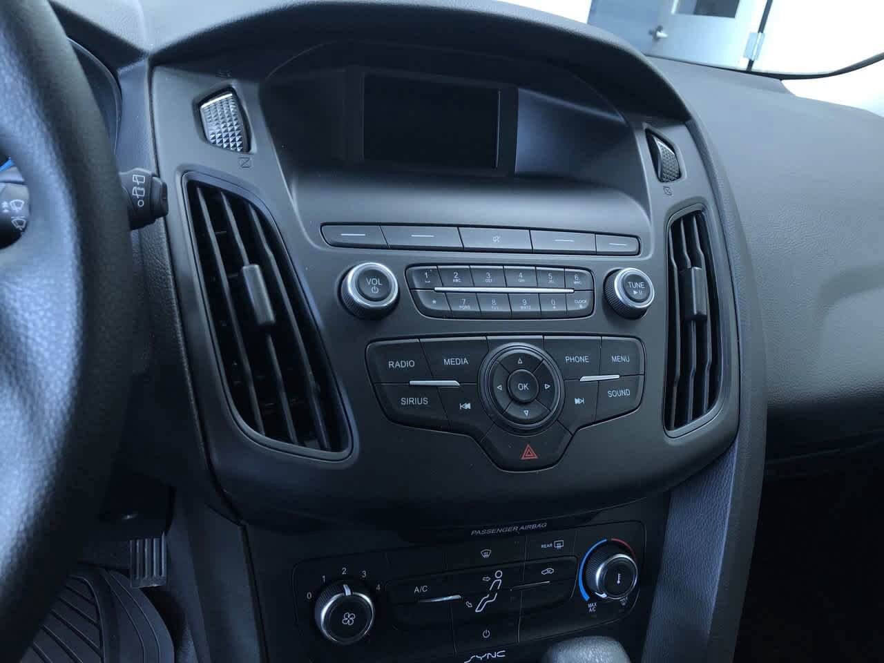 2018 Ford Focus SE 27