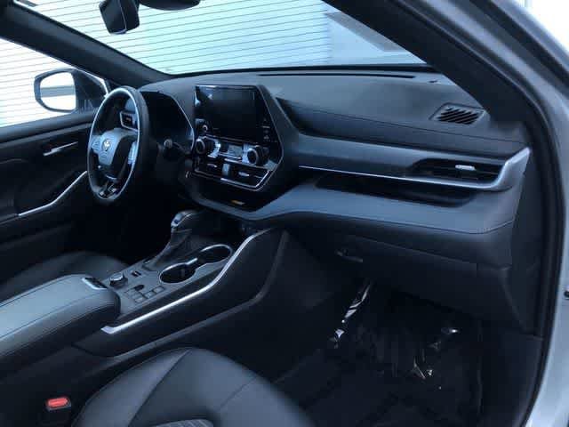 Thumbnail: 2025 Toyota Highlander - 26