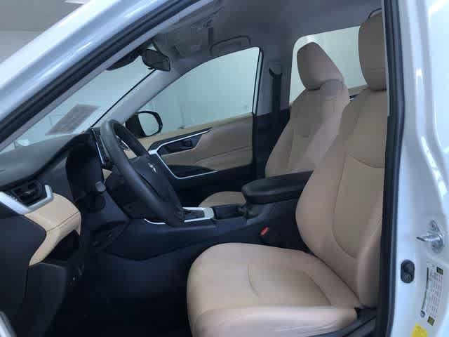 Thumbnail: 2019 Toyota RAV4 - 10