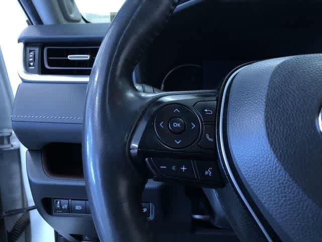 Thumbnail: 2020 Toyota RAV4 - 25