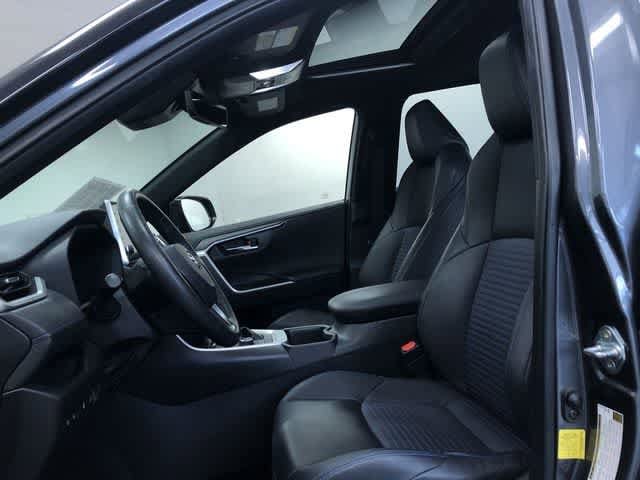 Thumbnail: 2022 Toyota RAV4 - 10