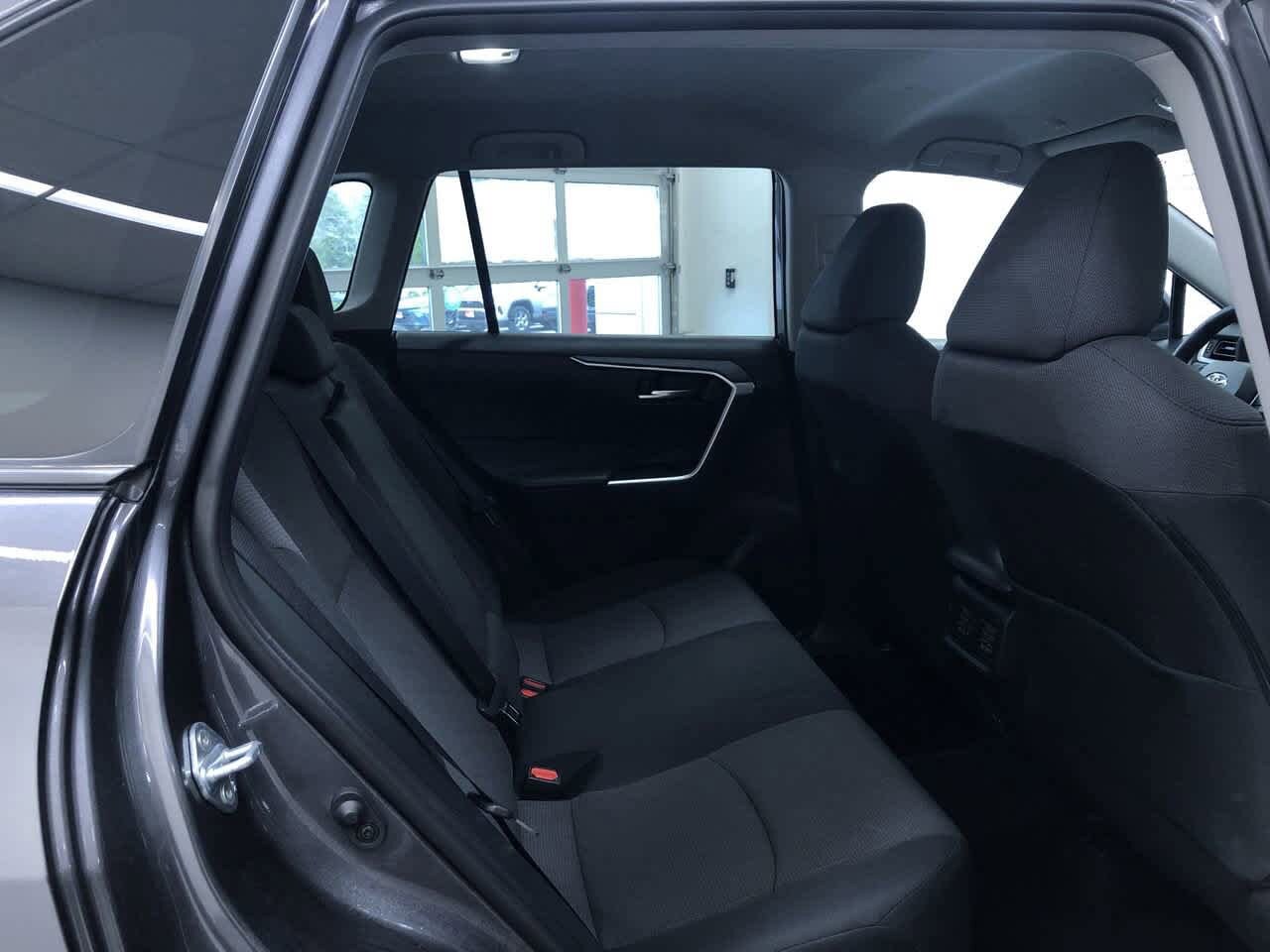 2024 Toyota RAV4 XLE 18
