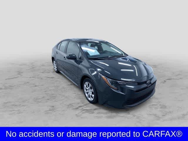 2025 Toyota Corolla LE photo 3