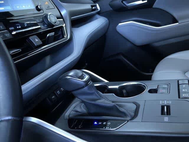 Thumbnail: 2021 Toyota Highlander - 30