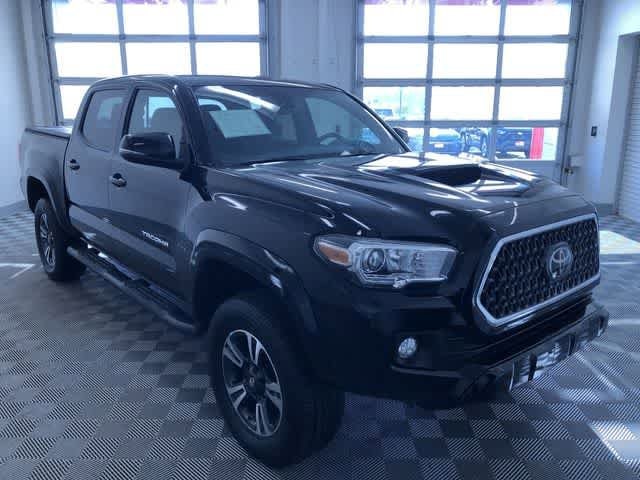 Thumbnail: 2018 Toyota Tacoma - 8