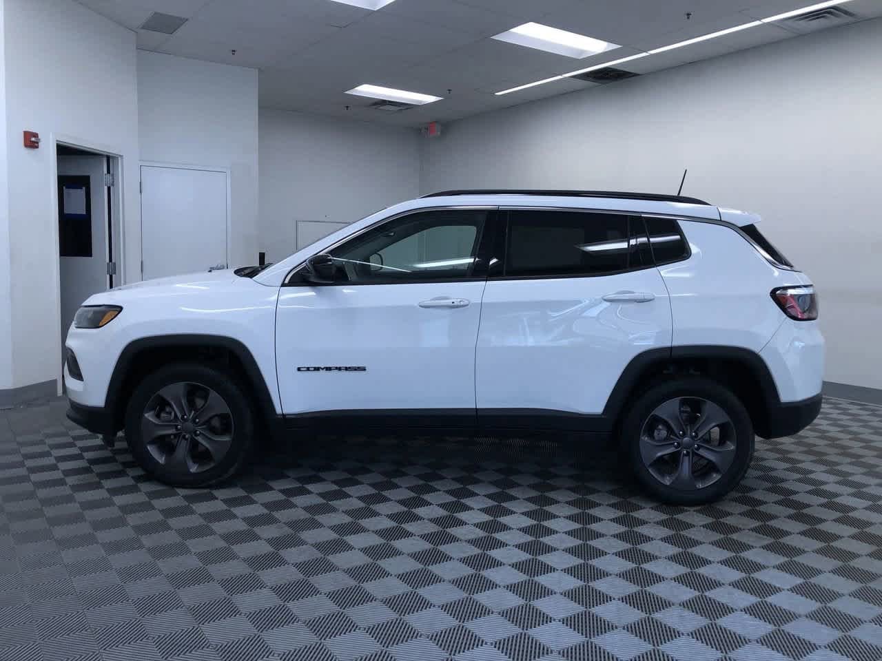 2022 Jeep Compass Latitude 11