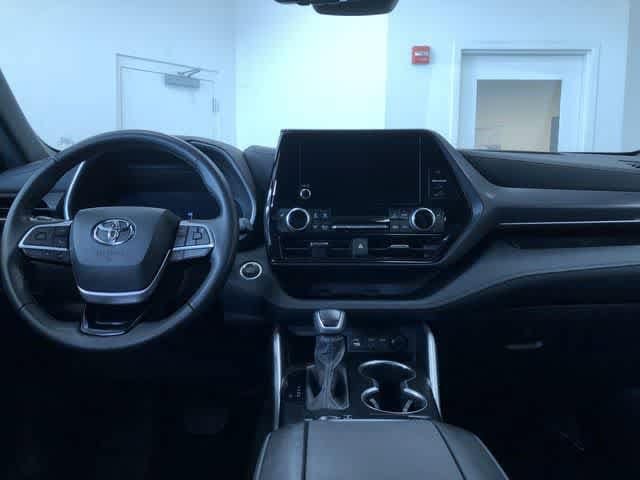 Thumbnail: 2025 Toyota Highlander - 17