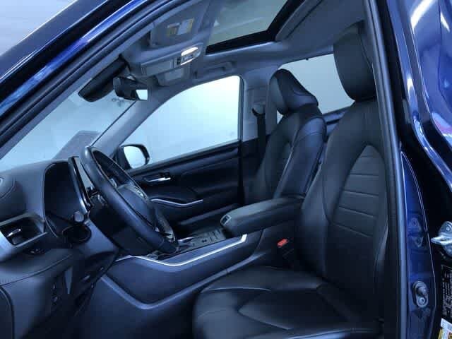 Thumbnail: 2021 Toyota Highlander - 18