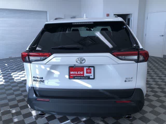 Thumbnail: 2025 Toyota RAV4 - 13