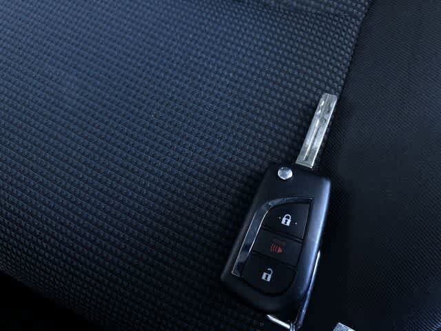 Thumbnail: 2025 Toyota RAV4 - 32