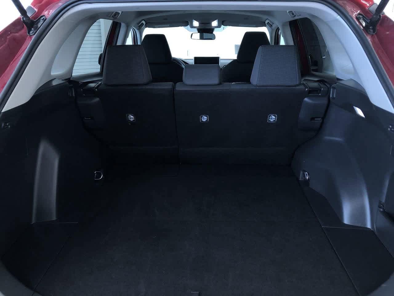 2024 Toyota RAV4 LE 32