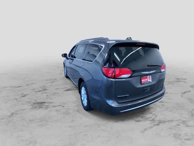Thumbnail: 2017 Chrysler Pacifica - 8
